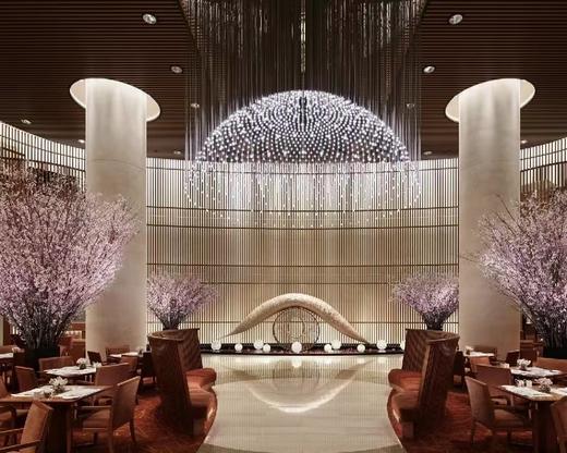 【东京半岛酒店】The Peninsula Tokyo“远东贵妇”称号/最优秀灯光设计师Tino Kwan亲手打造的璀璨闪耀/日本贵族元素结合现代 商品图0