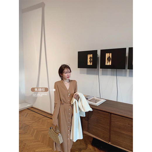 金蘑菇菇 满分心动 内搭裙组 / 细支羊毛v领微宽松显瘦针织连衣裙 商品图2