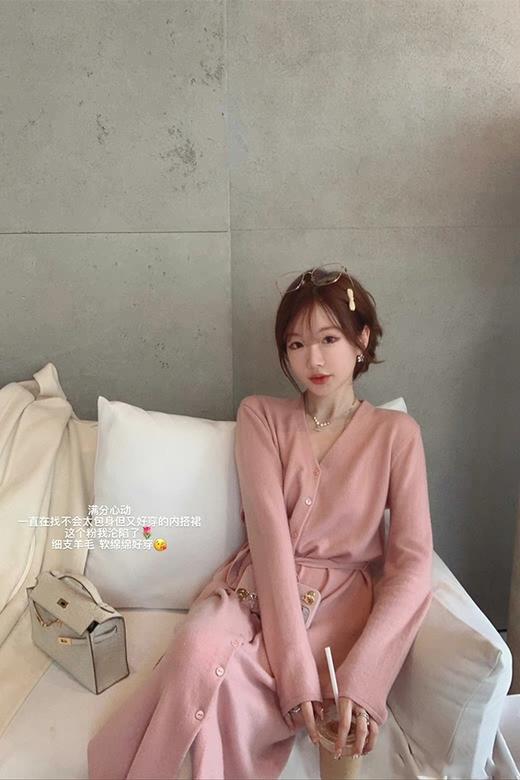 金蘑菇菇 满分心动 内搭裙组 / 细支羊毛v领微宽松显瘦针织连衣裙 商品图5