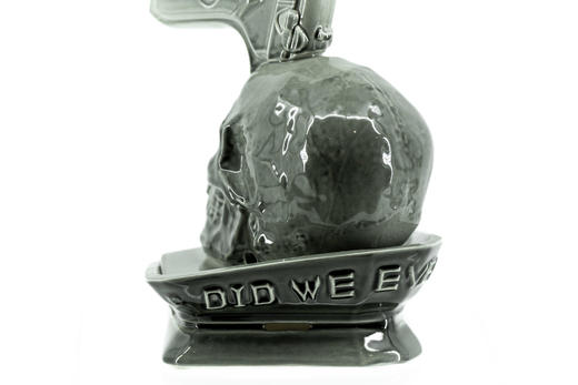 透明釉黑色做旧头骨手枪香炉 商品图3