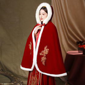 TZW-AXR-冬季新款新娘结婚中式毛领披肩连帽短款汉服斗篷暖
