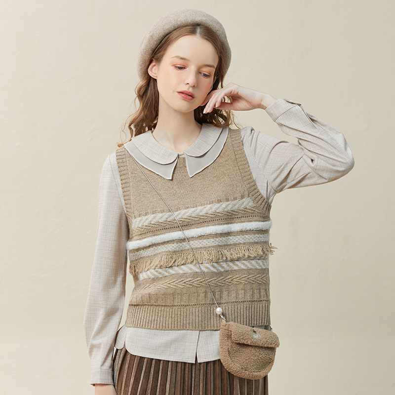 Famecoco范可儿小香风流苏马甲背心女无袖上衣冬圆领羊毛保暖马夹F228CA019