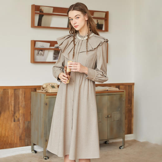 Famecoco范可儿长袖衬衫裙女设计感小众不对称娃娃领高腰连衣裙秋F228FA015 商品图0