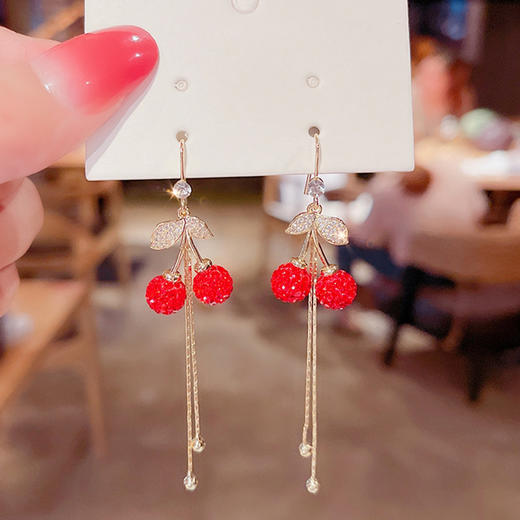 JU-AB-39韩国气质长款红色钻球樱桃流苏耳环女冷谈风个性时尚耳钩耳饰 商品图3