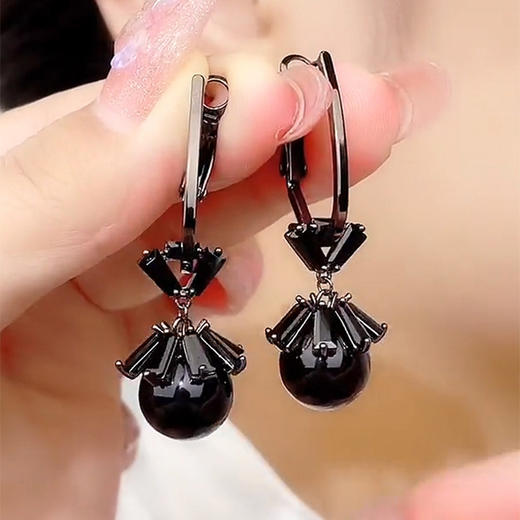 JU-FE-316秋冬新款黑珍珠耳环文艺复古耳扣银针时尚冷淡风个性小众夸张耳饰 商品图0