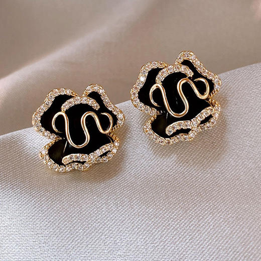 JU-AB-31黑色山茶花复古耳环温柔气质感耳钉简约百搭满钻耳坠耳饰 商品图2