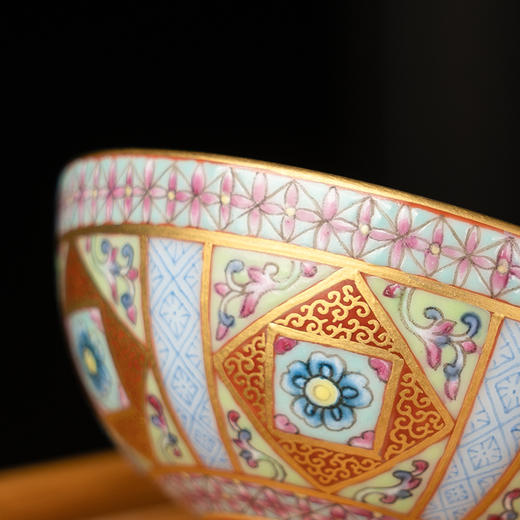 粉彩描金敦煌花卉纹普洱杯 商品图3