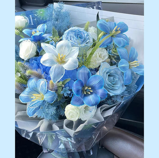 蓝色月光--蓝色系吸色郁金香玫瑰混搭花束 商品图3