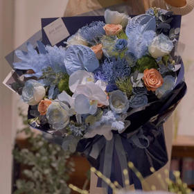 蓝色晚安--蓝色系混搭高级感花束