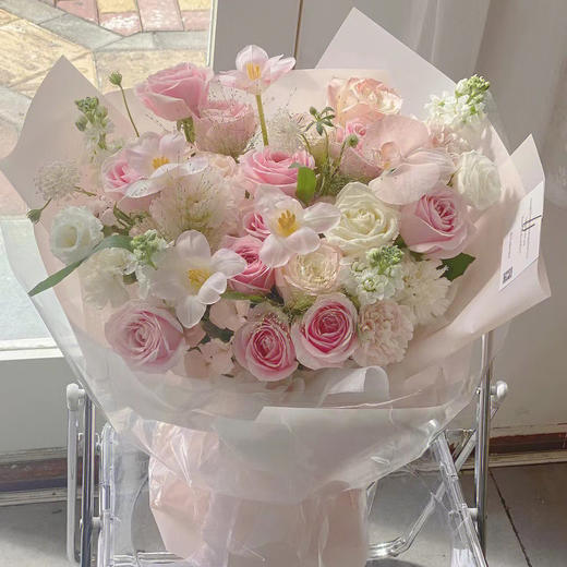奶油味春天--粉玫瑰郁金香花束 商品图0