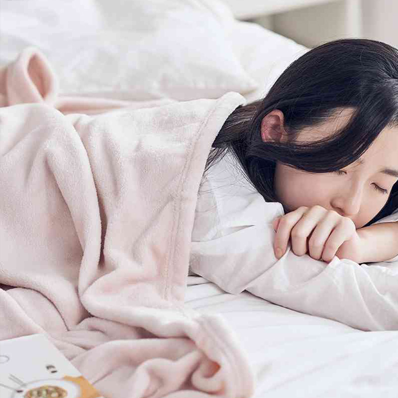 三利小毛毯被子盖腿午休毯子单人办公室空调午睡毯珊瑚绒冬季盖毯