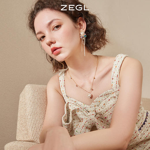ZEGL设计师彩色爱心流苏耳环女小众设计感高级气质耳钉银针耳饰品 商品图5