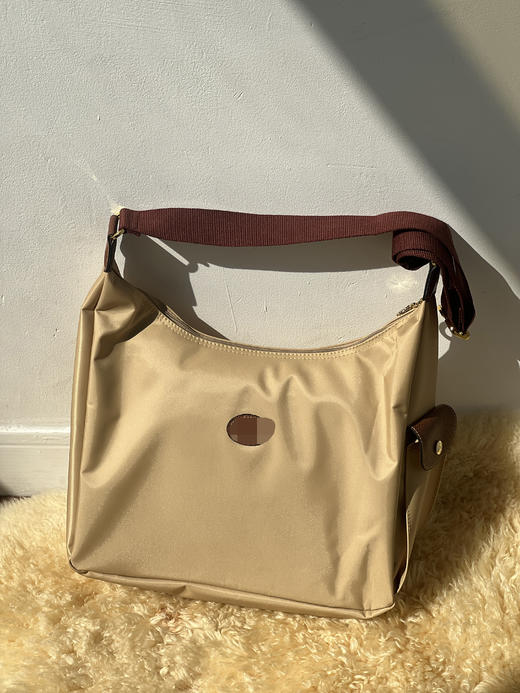 329-3 王菲包 龙虾尼龙复古邮差包 单肩斜挎包 手提母婴包 商品图4