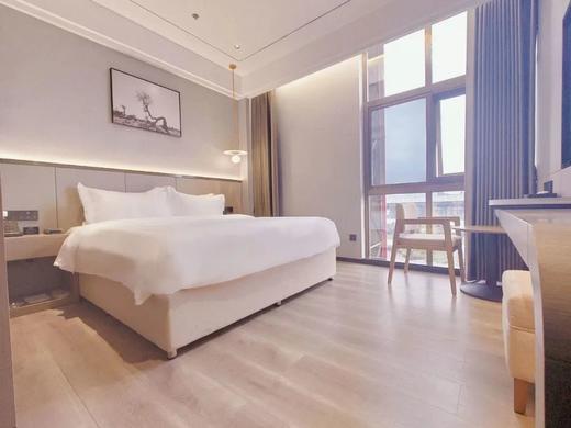 错峰游【自贡国际恐龙灯会+ 斯尔特酒店(自贡方特恐龙王国店)】
🏮错峰看灯会，亲子周边两日游 商品图2