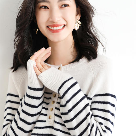 【经典款式】SIIJJEYY 枝辑女士海军条纹亨利领针织衫（4色可选） 商品图3