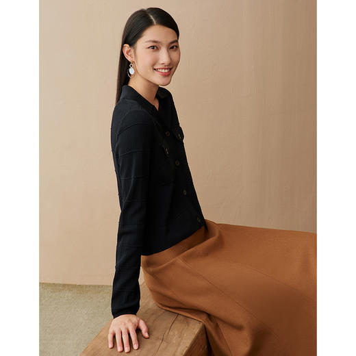 EITIE爱特爱春季新款时尚气质简约纯色针织衫上衣6901603 商品图3