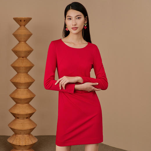 EITIE爱特爱春新款简约纯色利落百搭连衣裙修身显瘦打底短裙C2207056 商品图2