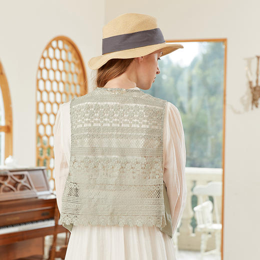 Famecoco范可儿拼接镂空花边马甲春季V领设计感马夹外套FAB1CA001 商品图2