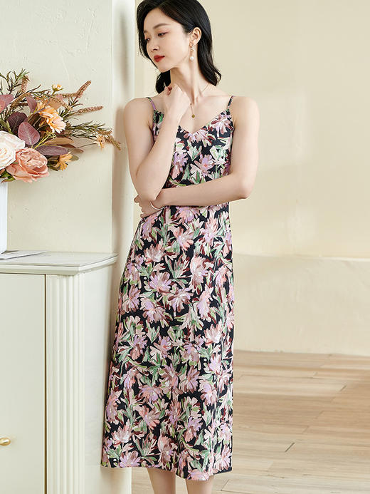 剩S 米思阳2024秋季新款时尚淑女印花V领吊带裙百搭A字长款连衣裙0494 商品图2