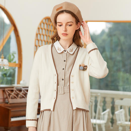 famecoco范可儿短毛衣外套女开衫春季撞色边v领针织衫FAB1DE006 商品图0