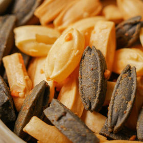 【糕酥精选】黑蒜烟熏芝士脆 慢烘焙非油炸 薄壳空心脆 浓醇芝士香 把隔壁桌馋苦的小零食