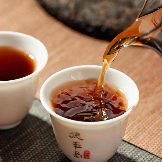 德丰昌7年老料【红票熟茶】普洱茶357克/饼 易武茶 商品图6