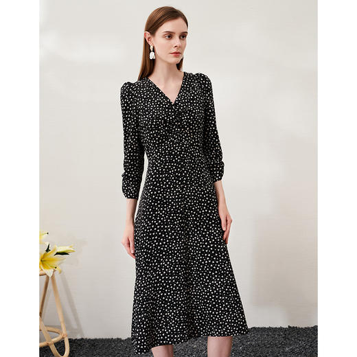 EITIE爱特爱春季新款高腰气质优雅V领印花连衣裙6907611 商品图2