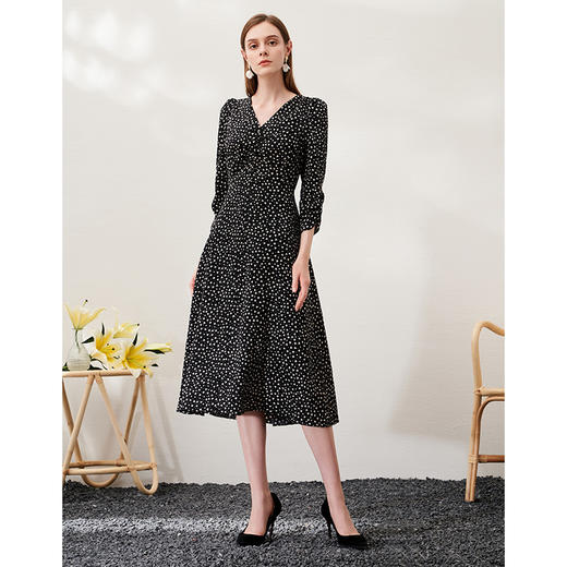 EITIE爱特爱春季新款高腰气质优雅V领印花连衣裙6907611 商品图1