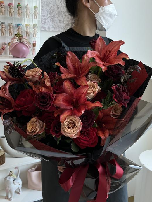 红宝石百合 · 花束 商品图1