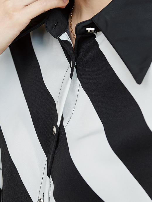 剩S/M/L 米思阳2026春季新款时尚斜条纹垂感长袖衬衣宽松百搭女式衬衫0591 商品图3