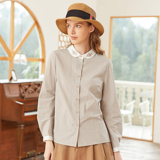 Famecoco范可儿格纹减龄衬衣女春款撞色翻领别致绣花衬衫 商品图3