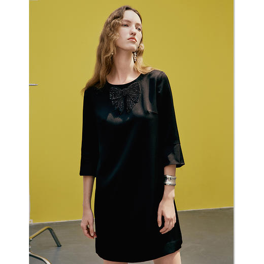 EITIE爱特爱春季新款蝴蝶结胸口图案设计连衣裙7307009 商品图2