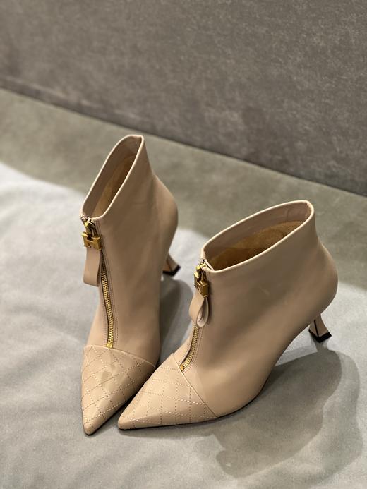 IUIU SECOND 新款时尚尖头前拉链短靴踝靴U21DS44431 商品图2