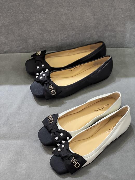 IUIU SECOND 2022新款蝴蝶结珍珠饰扣浅口单鞋U22AE18361 商品图5