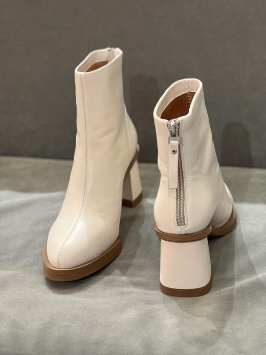 IUIU SECOND 2022新款法式尖头后拉链方根短靴U22DS44701 商品图2