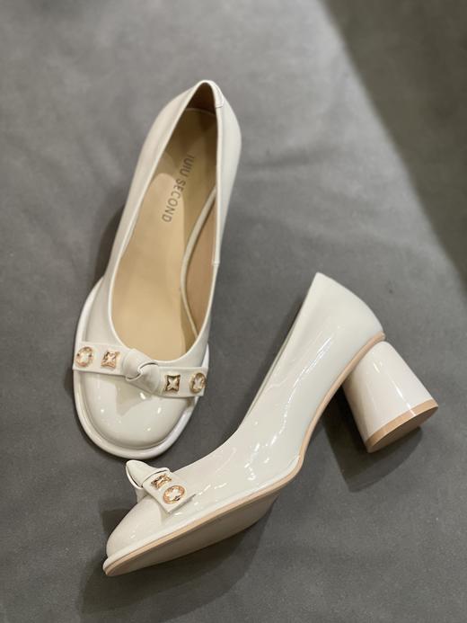 IUIU SECOND 2022新款圆头饰扣蝴蝶结浅口单鞋U22AE18091 商品图2