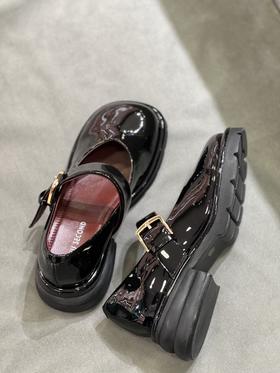 IUIU SECOND 2022新款娃娃头厚底漆皮玛丽珍单鞋U22CE37421