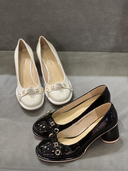 IUIU SECOND 2022新款圆头饰扣蝴蝶结浅口单鞋U22AE18091 商品图0