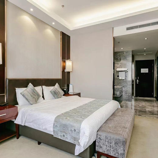 【亚欧酒店】尊享精品大床房 商品图2