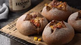  沙拉玉米火腿面包 ——黑金软欧面包粉&黑全麦粉