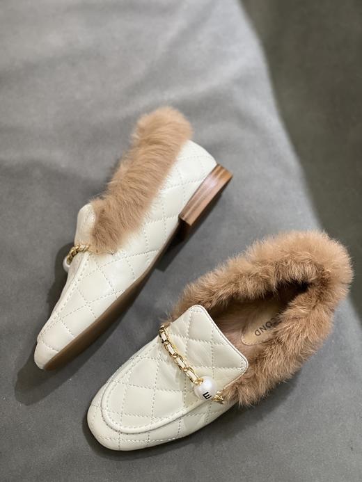 IUIU SECOND 新款加绒菱格纹毛毛一脚蹬乐福鞋豆豆鞋U21CM32788 商品图2