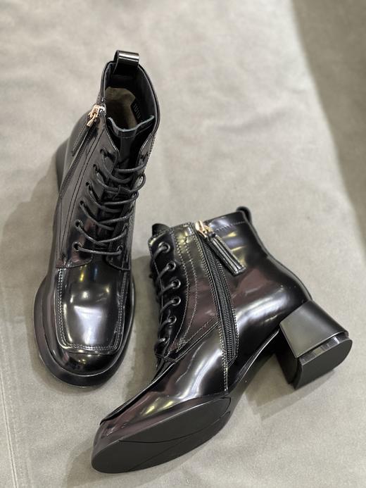 IUIU SECOND 新款时尚亮面中跟马丁靴U21DS46241 商品图1