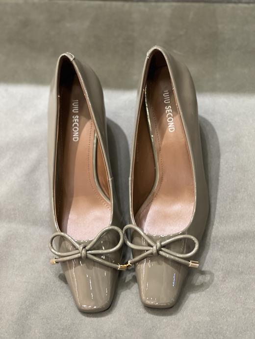 IUIU SECOND 2022新款小方头蝴蝶结浅口中跟单鞋U22CE37471 商品图3