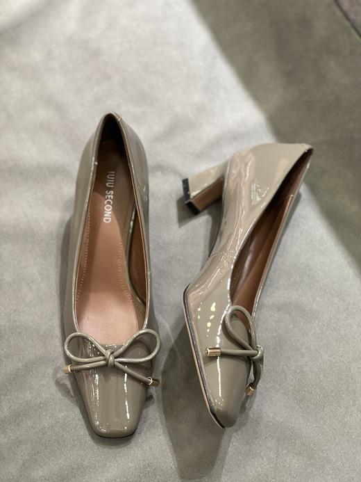 IUIU SECOND 2022新款小方头蝴蝶结浅口中跟单鞋U22CE37471 商品图4