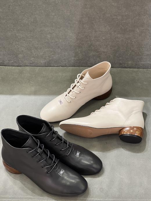 IUIU SECOND 新款英伦风系带深口单鞋踝靴U21DS42328 商品图0