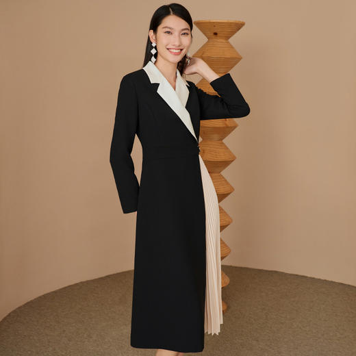 EITIE爱特爱冬新款时尚OL撞色西装领百褶连衣裙收腰显瘦优雅C2207048 商品图1