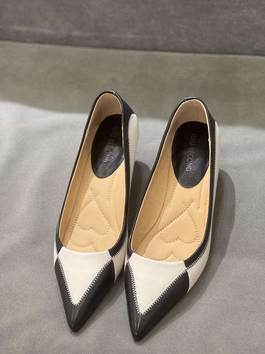 IUIU SECOND 2023新款尖头黑白拼色浅口单鞋U23AE12381 商品图1