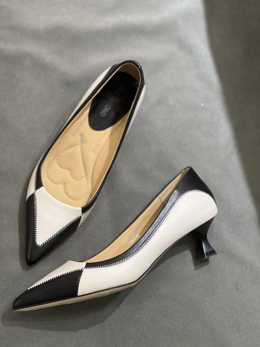 IUIU SECOND 2023新款尖头黑白拼色浅口单鞋U23AE12381 商品图0