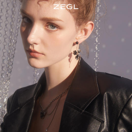 ZEGL复古赫本风花朵耳环女小众设计感高级耳钉气质不对称秋冬耳饰 商品图1