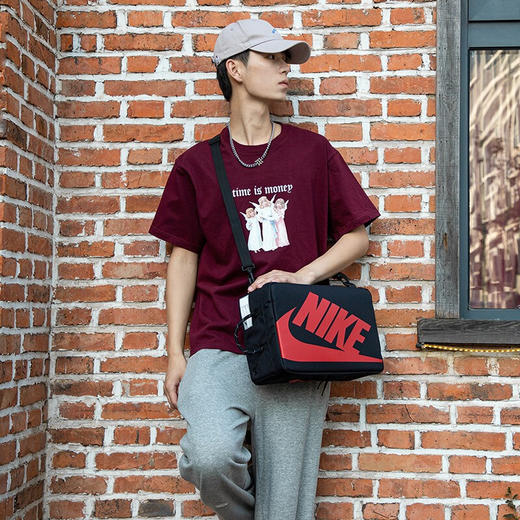 耐克（NIKE）男女运动休闲拎包挎包球鞋包DA7337-010 商品图2